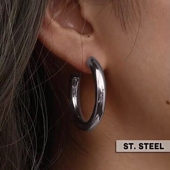 ⚜️[𝟯/$𝟭𝟴]⚜️Medium Steel Hoop Earrings NEW - Picture 9 of 9